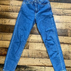 Women Levi high waisted skinny taper jeans